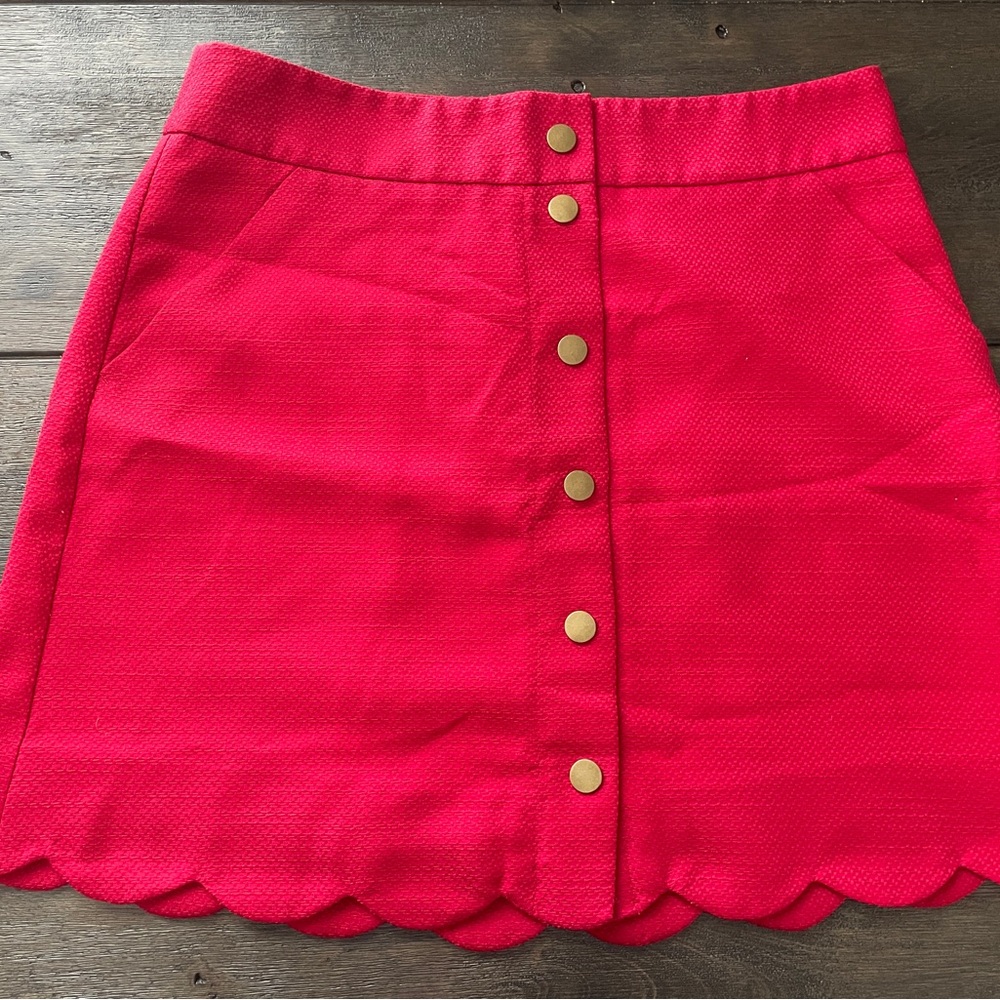 Chic Red Button-Up Mini Skirt with Scallop Hem